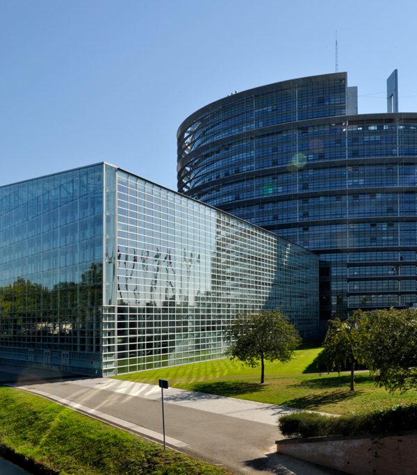 Al Patrulea Reich -IX-. Zidul Bruxellesului