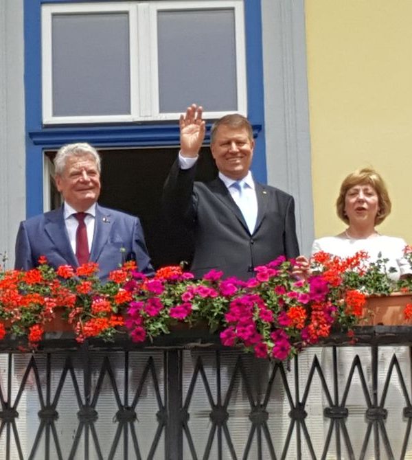 Vizită istorică a președintelui Germaniei, Joachim Gauck, în Republica Capitalistă România (sic!)