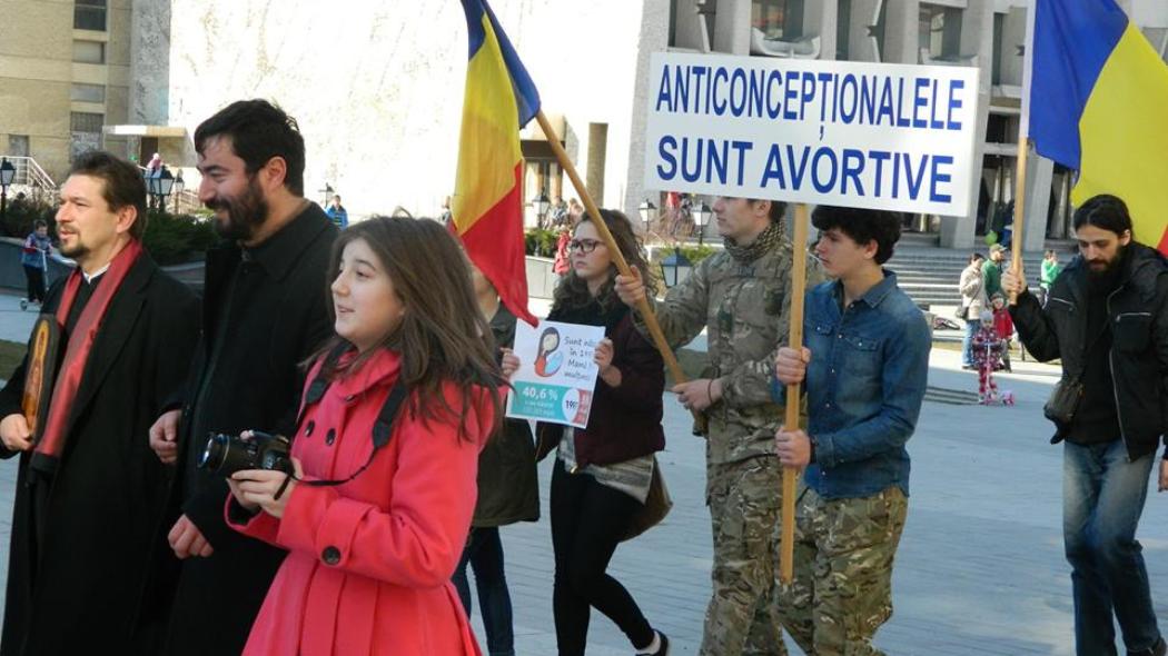 Înapoierea istorică iese la contra-atac