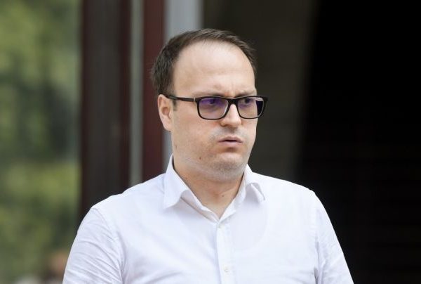 Știu cu cine aș vota!