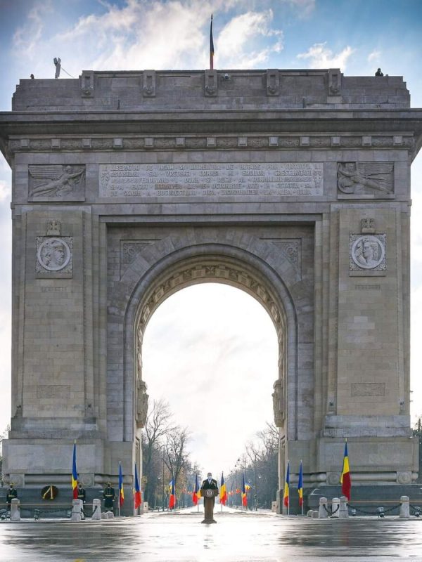 Un popor din ce în ce mai necorespunzător pentru un Președinte atît de neamț! -V-