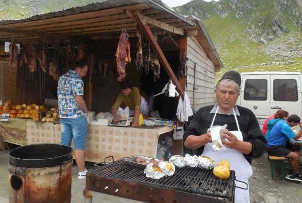 Ursul Brun şi Capra Neagră nu au trecere la bizoni -IV-