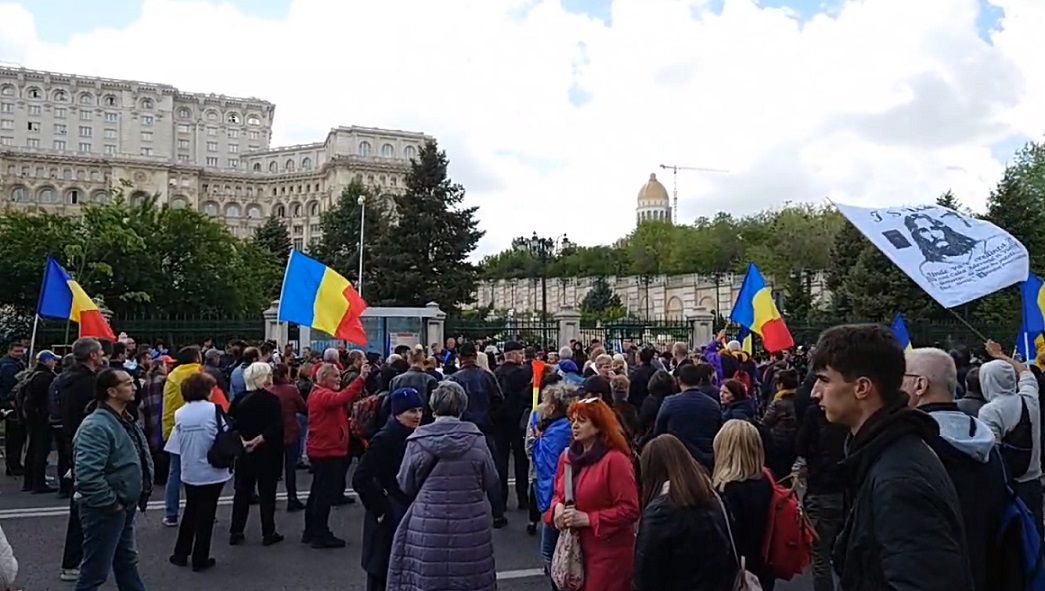 Bătălia pentru România -V-. Să îți aperi țara și copiii nu e extremism