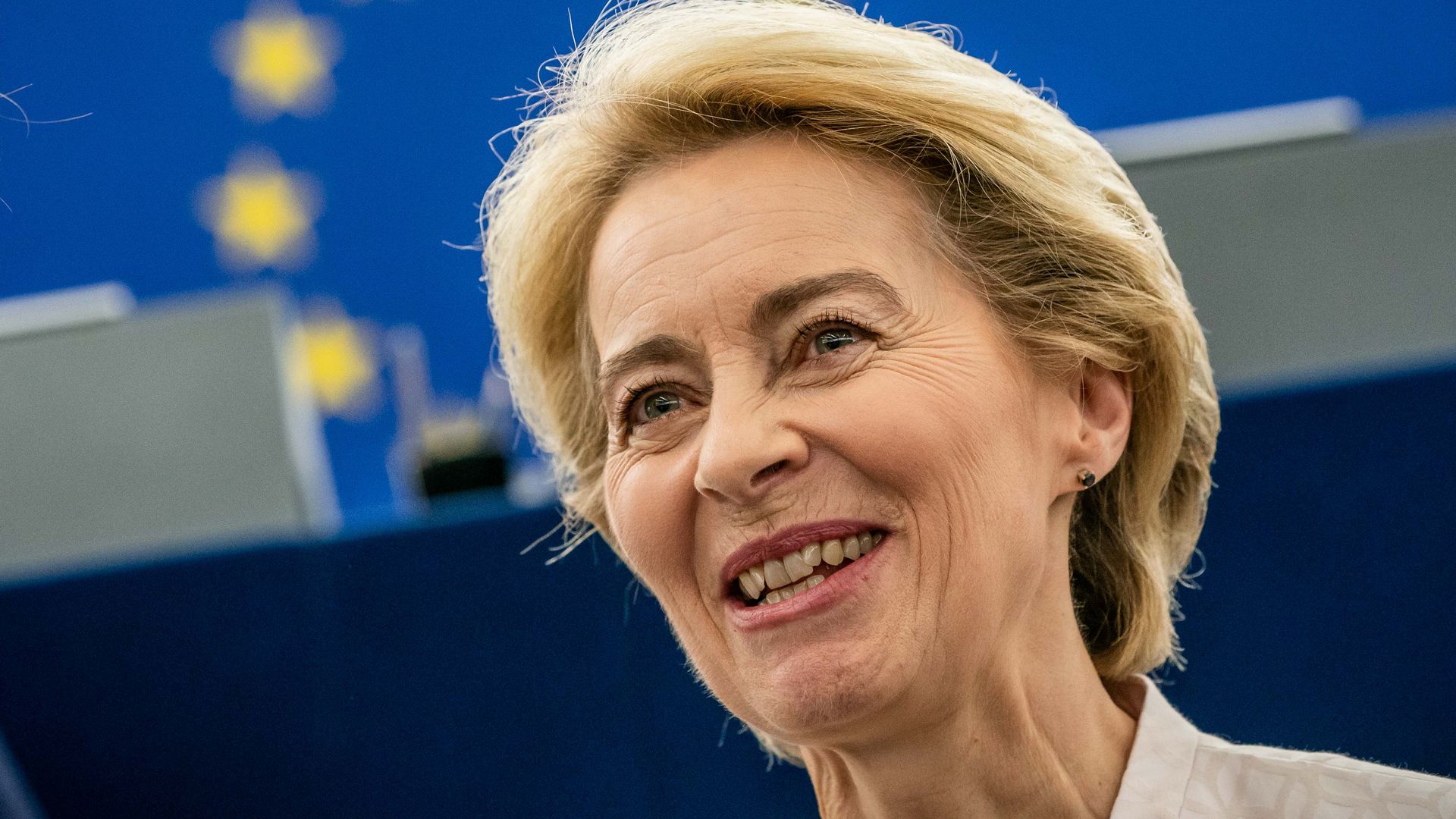 Rușinea Europei mai vrea o tură!